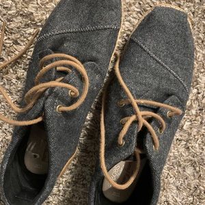 Tom’s denim lace up shoes (high tops) Sz 11W